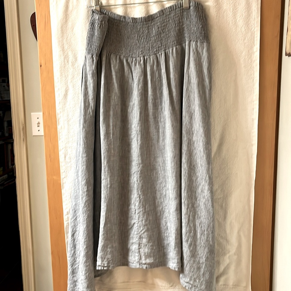 Women’s long linen skirt made by Eileen Fisher, size L.
